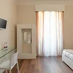 Clavdia Flat 4* רומא