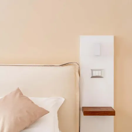 Clavdia Flat Affittacamere 4*