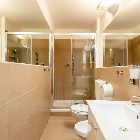 Clavdia Flat 4* Roma