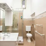 Konukevi Clavdia Flat