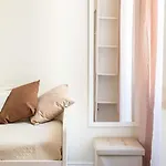Konukevi Clavdia Flat Roma
